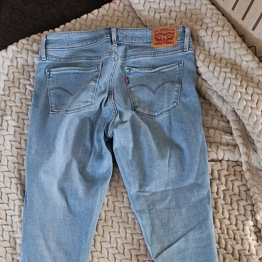 Levi's - Picture 5 of 5